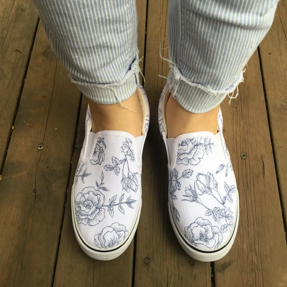 simple shoe painting