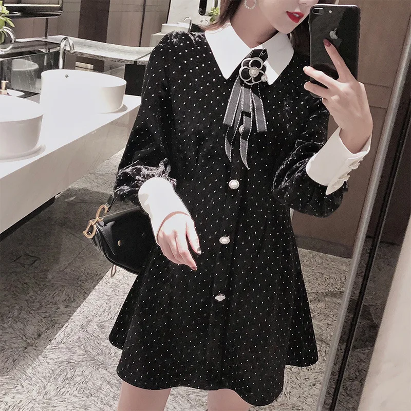 

Customized retro dress made by Redmond in autumn and winter of 2018