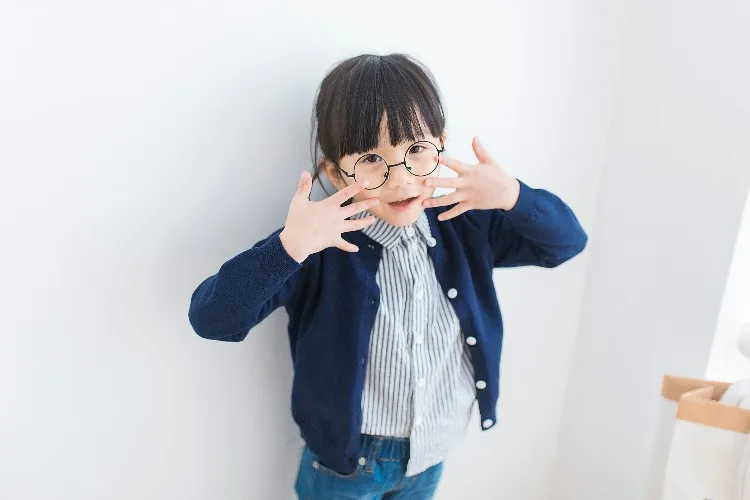 23