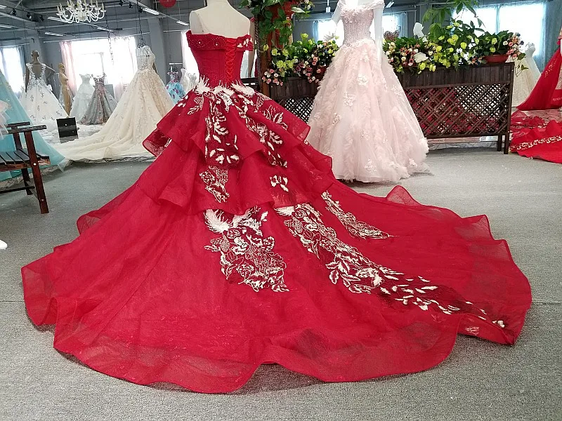 Роскошные 100 см поезд 3 слоя юбке бордовой кружевной Часовня Поезд Китай Свадебные платья с открытыми плечами принцессы Кристаллы