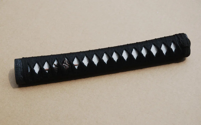 Отличная ручка Tsuka черная шелковая Ito натуральная белая Rayskin и сплав Fuchi Kashira для