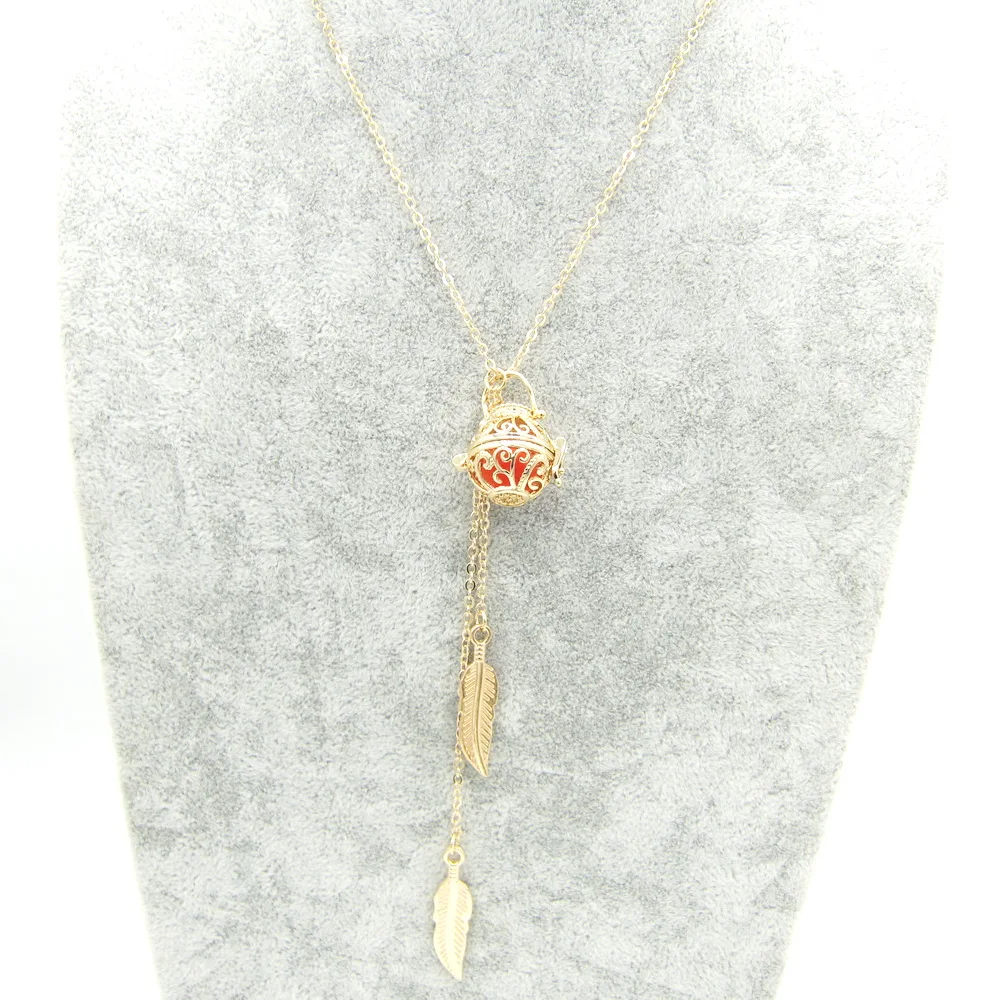 

Simple Exqusive Design Metal Leaf Charms and DIY Locket Fashion Diffuser Necklace for Girls