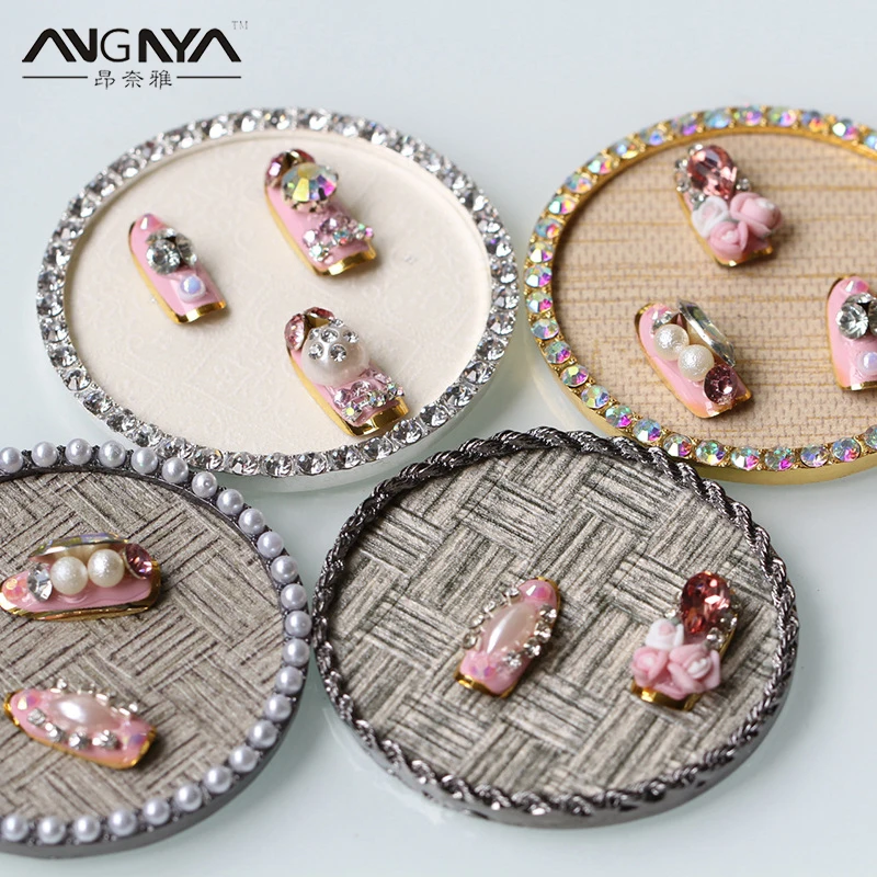 

1 Pcs False Nail Tips Display Board Plate Round Retro Alloy Stand Card Pearl Diamond Nail Art Works Finished Photo Frame Tools