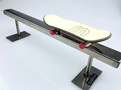 Finger skateboard rail Clearance