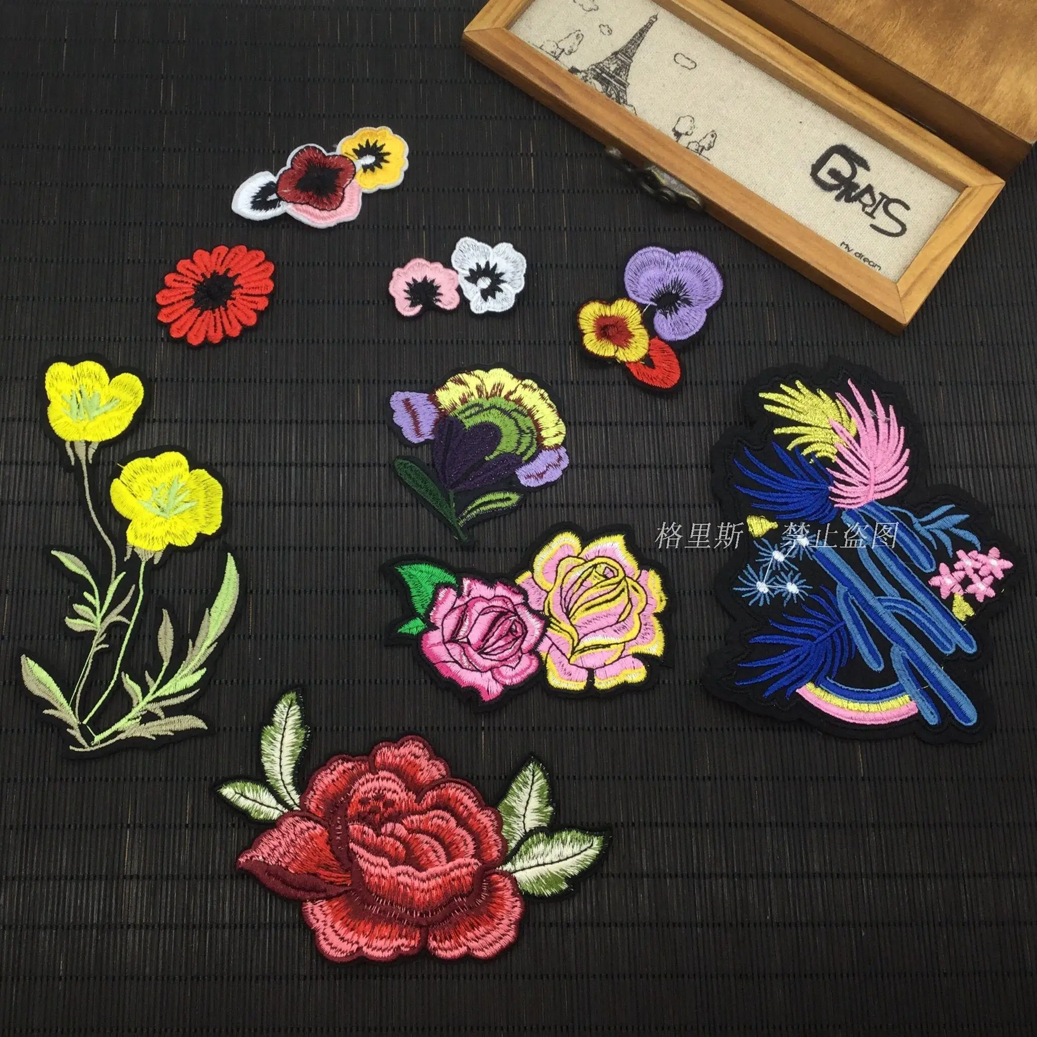 2017 DIY new colour Flower embroidery cloth patch accessories Sequins applique 1 order=1 set=8 pcs NO.2-9 | Дом и сад