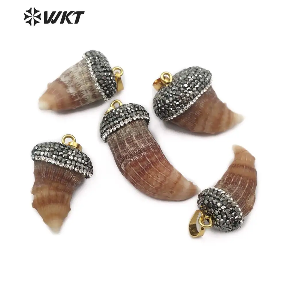 

WT-NP378 WKT Natural Coral Pendant Toothed Pendant Rhinestone Paving Pendant Brown Coral Coast Jewelry