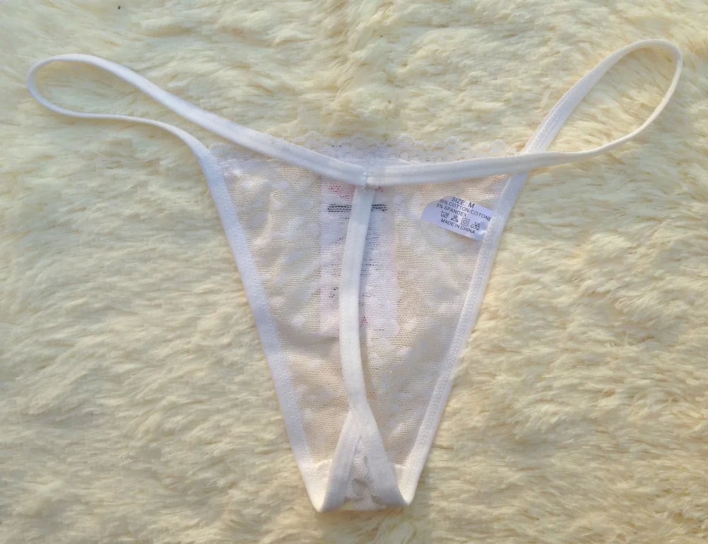 Снятые стринги. В красных стрингах. Трусы женские шлепай. Стринги женские. Стринги накладки.