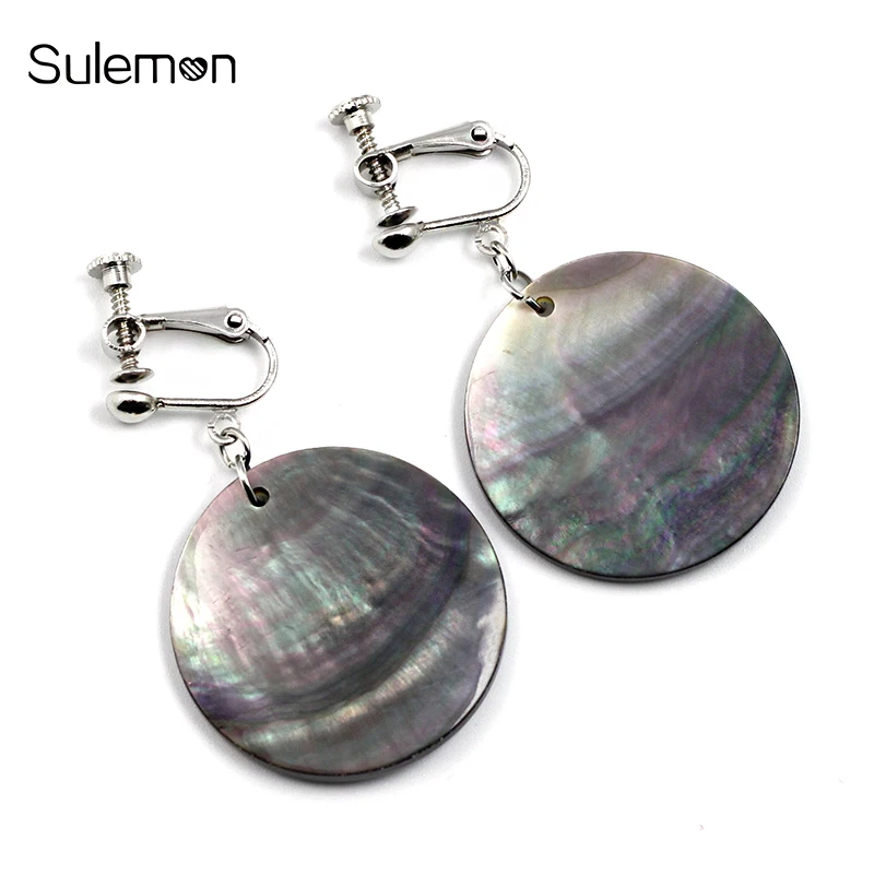 

Natural Black Shell Earrings No Ear Hole Geometric Round Shell Clip On Earrings Without Piercing Simple Women Earring CE007