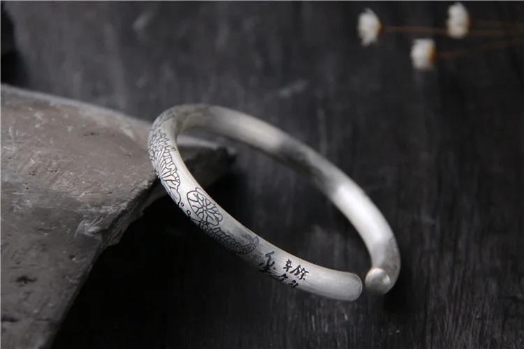 bangle bracelet