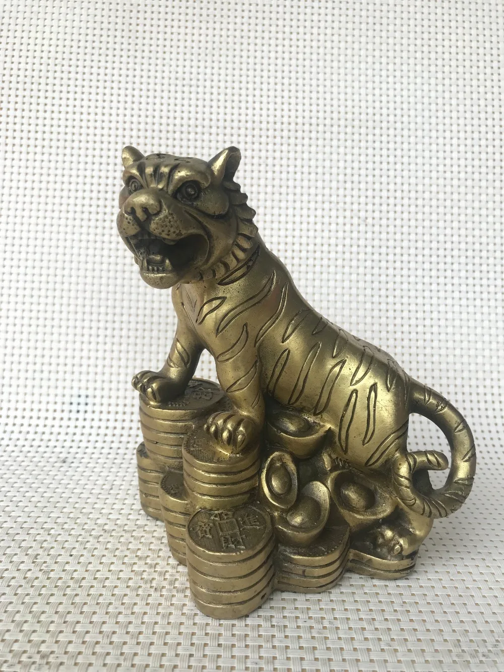 Classic pure copper tiger statue, wealth tiger, twelve Chinese zodiac
