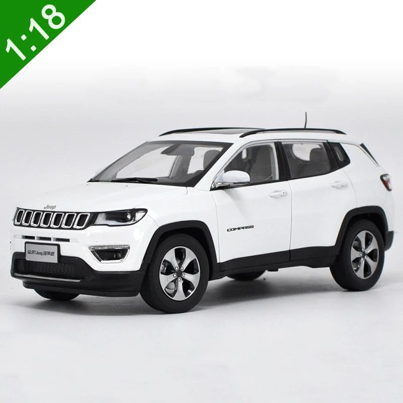 Новинка 1:18 литье под давлением модель для Jeep Compass белый внедорожник Игрушечная машина из сплава Коллекция Подарки