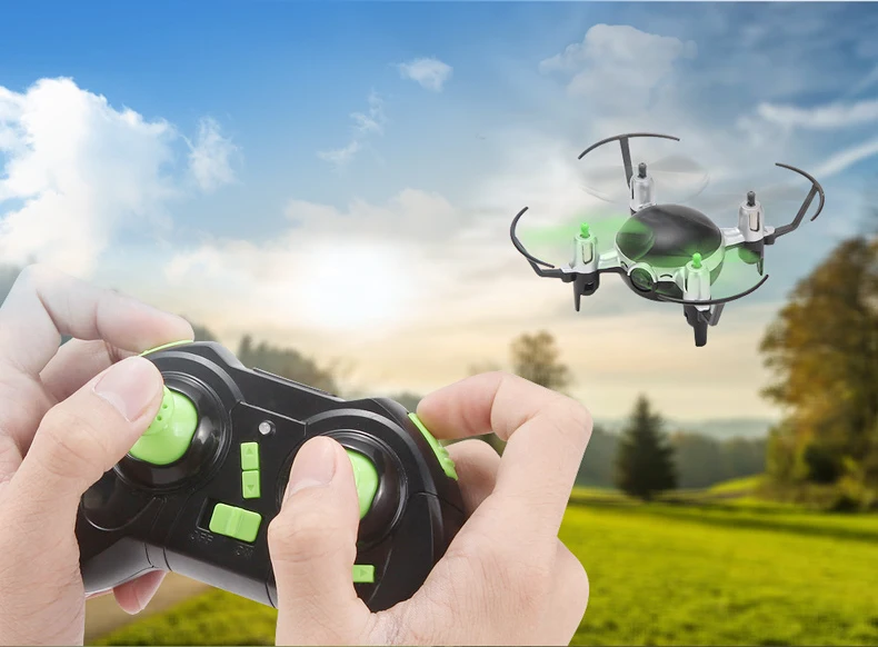 

LED Light 200W Mini Pocket Camera Drone Headless Mode 2.4G 4CH Headless Altitude Hold RC Quadcopter Drone