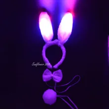 2017 Niñas Mujeres de la Señora Rosa LED Parpadeante Luz Conejo de Conejito Del Oído Diadema Cola Collar de Boda Favores de Fiesta
