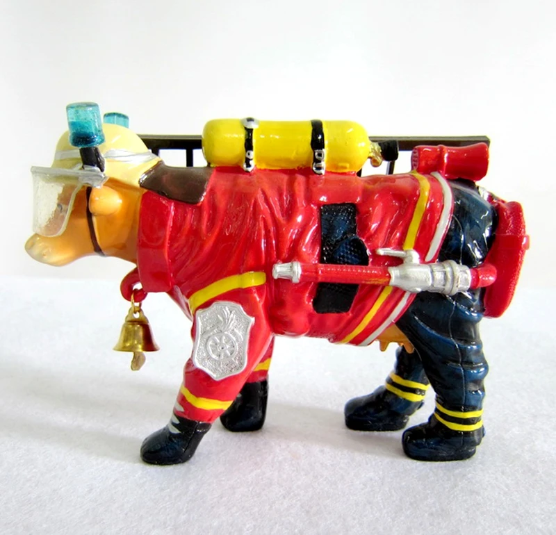 

Handmade Painted Cow Firefighter Creative Resin Crafts Tourism Souvenir Gifts Collection Home Decoration