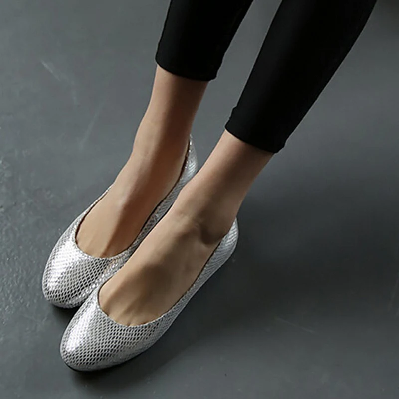 

New Spring Slip-on Round Toe Shallow mouth Casual Fashion Ladies Lazy Loafers Plus Size Oxford Flat Shoes For Women moccasins