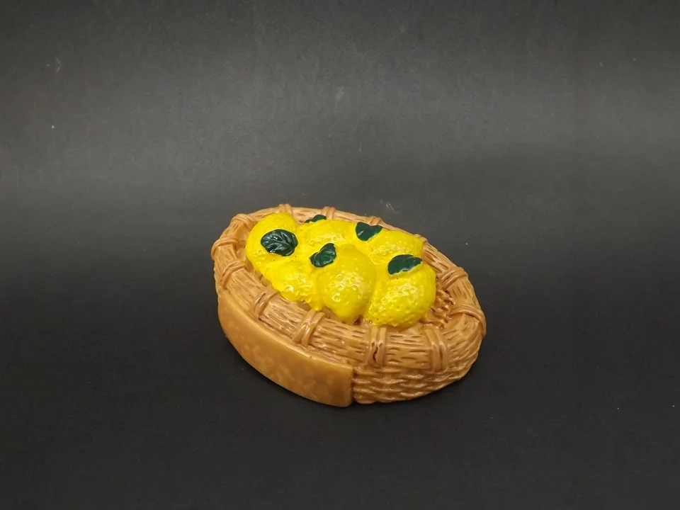Tiny-Food019-Lemon (7)