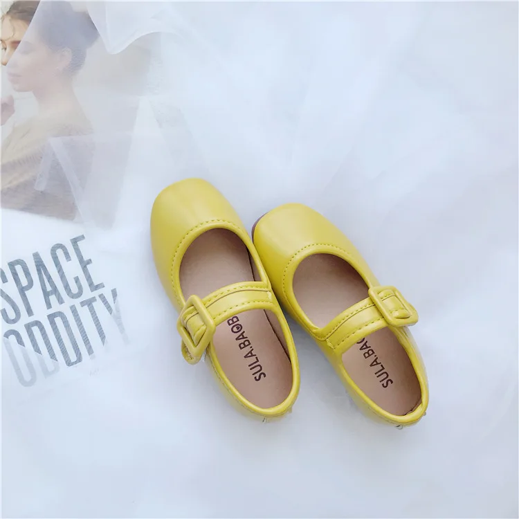 Новая Осенняя мягкая детская кожаная обувь принцессы для маленьких девочек женские туфли из ПУ однотонная обувь на плоской подошве для маленьких девочек - Цвет: yellow
