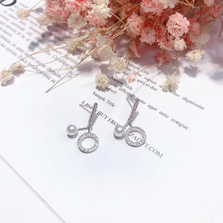 8991245087_2045626361