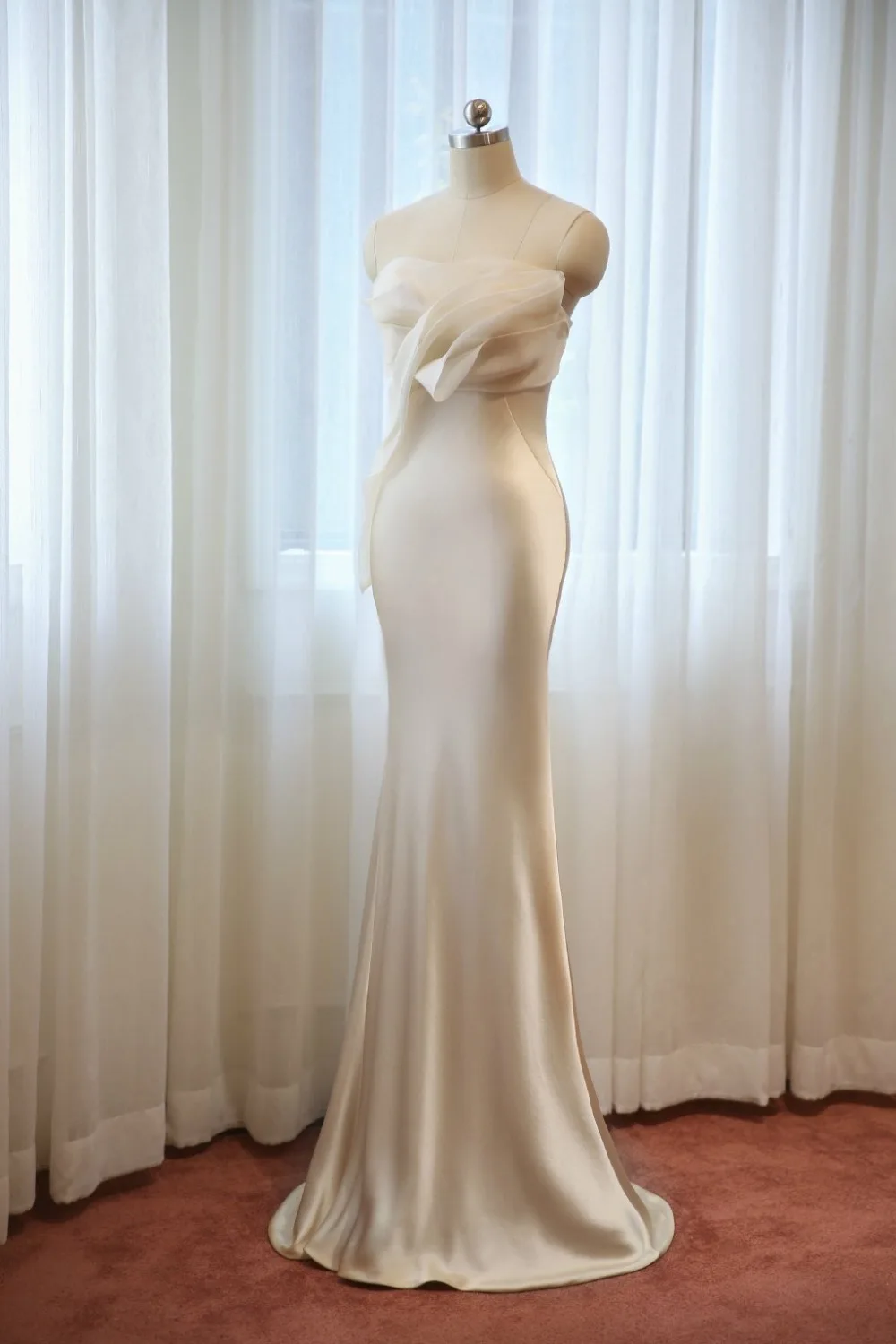 SSYFashion-Strapless-Sexy-Fishtail-Evening-Dress-Bride-Banquet-Party-Long-Prom-Dress-Luxury-Satin-Catwalk-Dresses