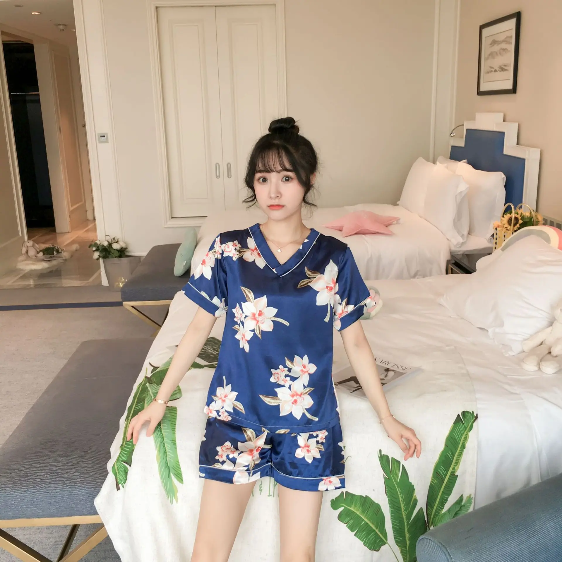 Pajama girls summer ice silk short sleeves two pieces of suit Korean fresh sweet lovely students thin silk home clothes