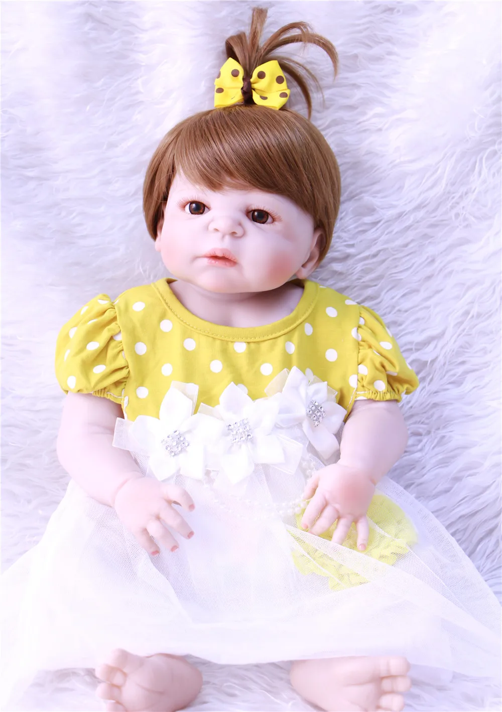 baby born brown eyes