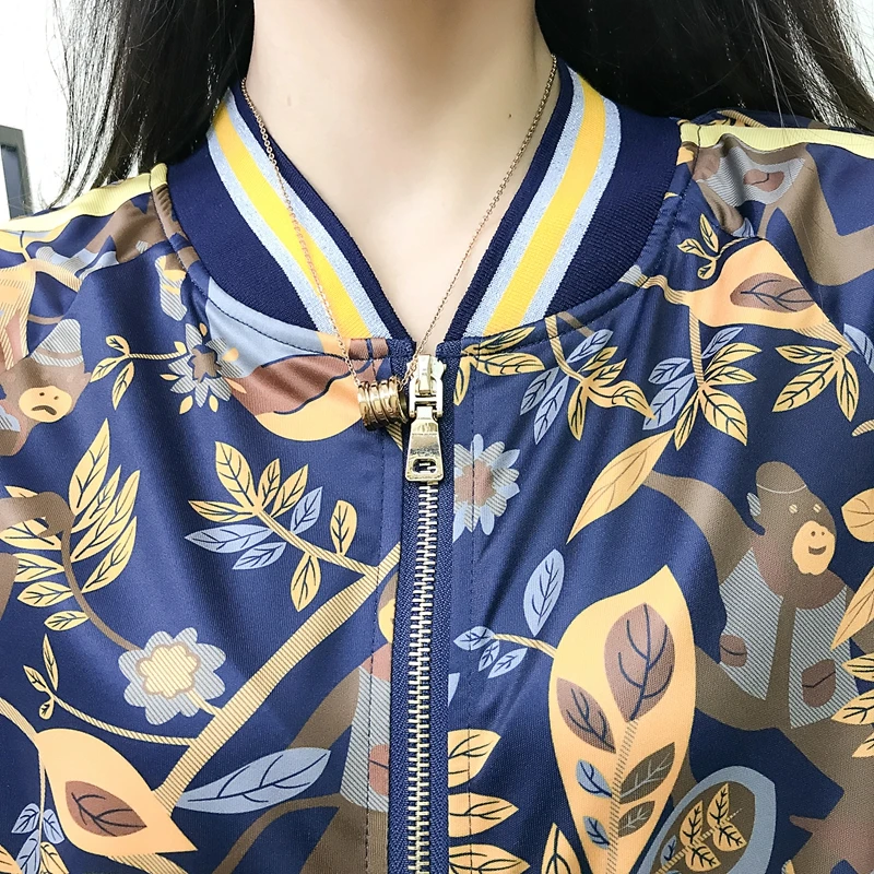 tracksuit for women 2018 spring women's Retro printing two-piece sets European female luxury palace print crops tops+pants suits