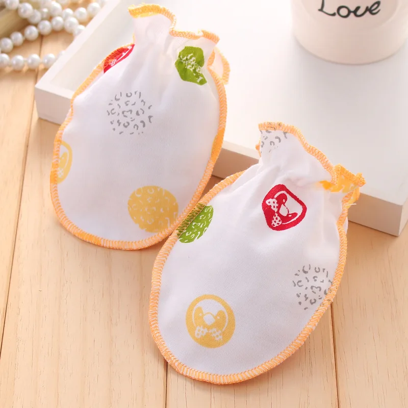 AmyaBaby Cute Baby Anti Scratching Gloves Newborn Protection Face Cotton Scratch Mittens Cartoon Pattern Random Deliery