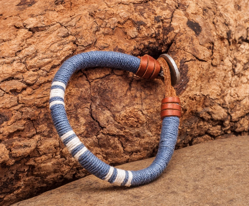 

Lot 12PCS Wholesale Surfer Men's Classic Cotton Stripes Friendship Hemp Leather Bracelet Wristband Cuff Handcraft