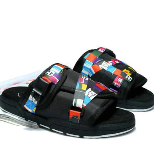 Дизайнерские черные шлепанцы известного бренда на плоской подошве размера плюс; 45; пляжные мужские сандалии из сетчатого материала; коллекция года; летняя Уличная обувь без застежки; повседневная обувь - Цвет: black 3