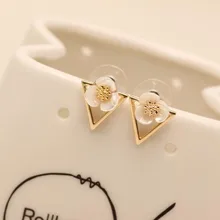 Дизайн модный бренд Ювелирное Украшение из перламутровых раковин цветы серьги оптом Серьги гвоздики Треугольник Имитация жемчуга Серьги подарок для женщин