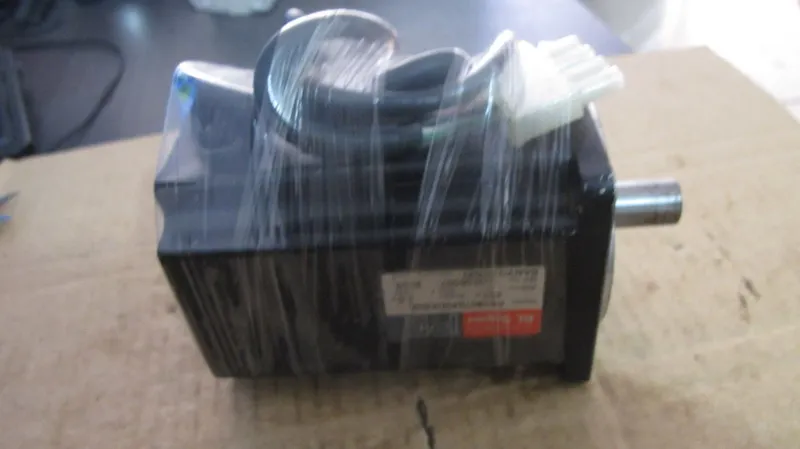 

Used servomotor P50B07040DXS0E Almost new warranty for three months