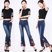 Брендовые Эластичные Обтягивающие женские брюки, милые джинсы с цветочной вышивкой и высокой талией для женщин, уличная одежда размера плюс 36, синие расклешенные брюки