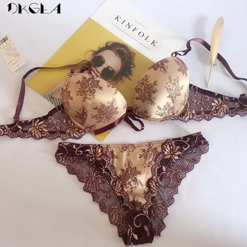 

New Red Printing Bra Set Push Up Brassiere Thick Cotton Underwear Set Sexy Bras Women Bow Luxury Embroidery Lace Lingerie Sets