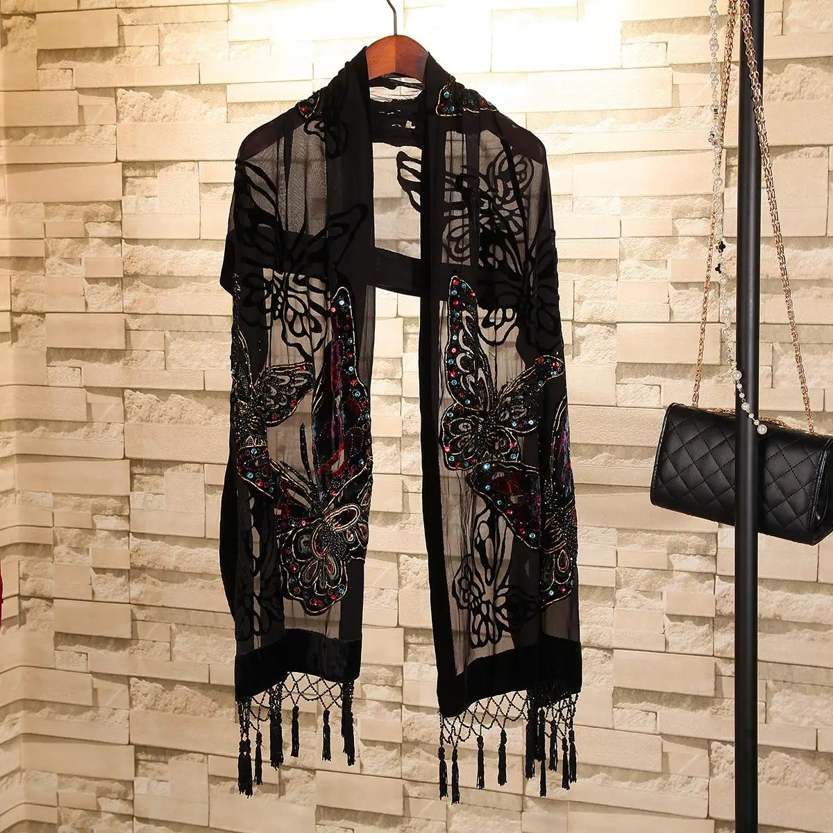 Модные платки для женщин шарф пашмины бархат Шелковый шаль шарфы для Вышивка Бабочка Мантилья Ручной работы Бусины накидка мусульманский хиджаб - Цвет: Черный
