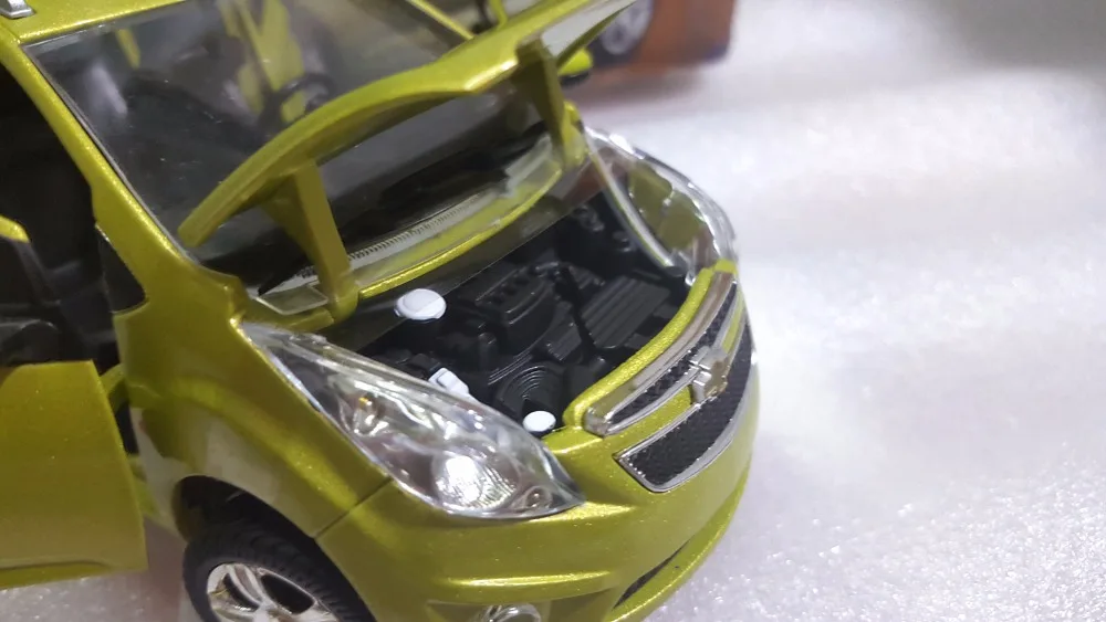 1:24 литая под давлением модель для Chevrolet Chevy Spark Green Minicar сплав игрушка автомобиль миниатюрная коллекция подарки