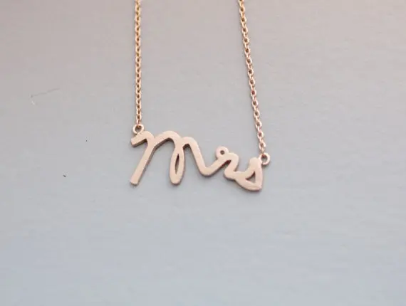 

Daisies One Piece Gold Silver Initials Mrs Pendant Necklace For Women Boho Chic Tiny Initials Mrs Necklace