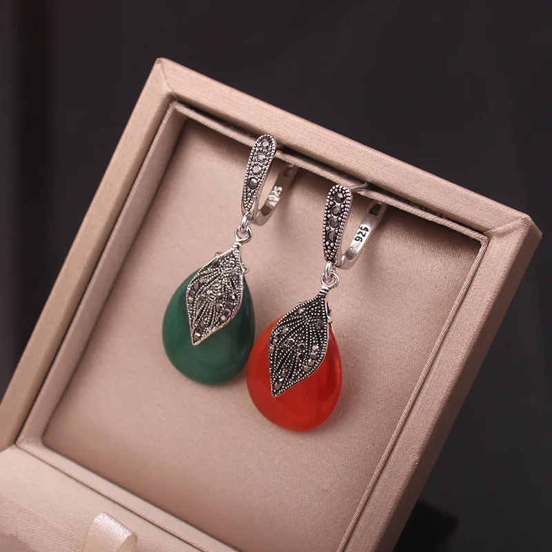 Роскошные серьги подвески Ajojewel с зеленым/красным камнем для женщин черными