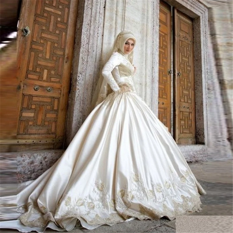 Robe De Mariage 2017 Блестящая Атласная Свадебное Платье Длинные Рукава Суд Поезд Полностью Embroderied Арабский Хиджаб Свадебное Платье