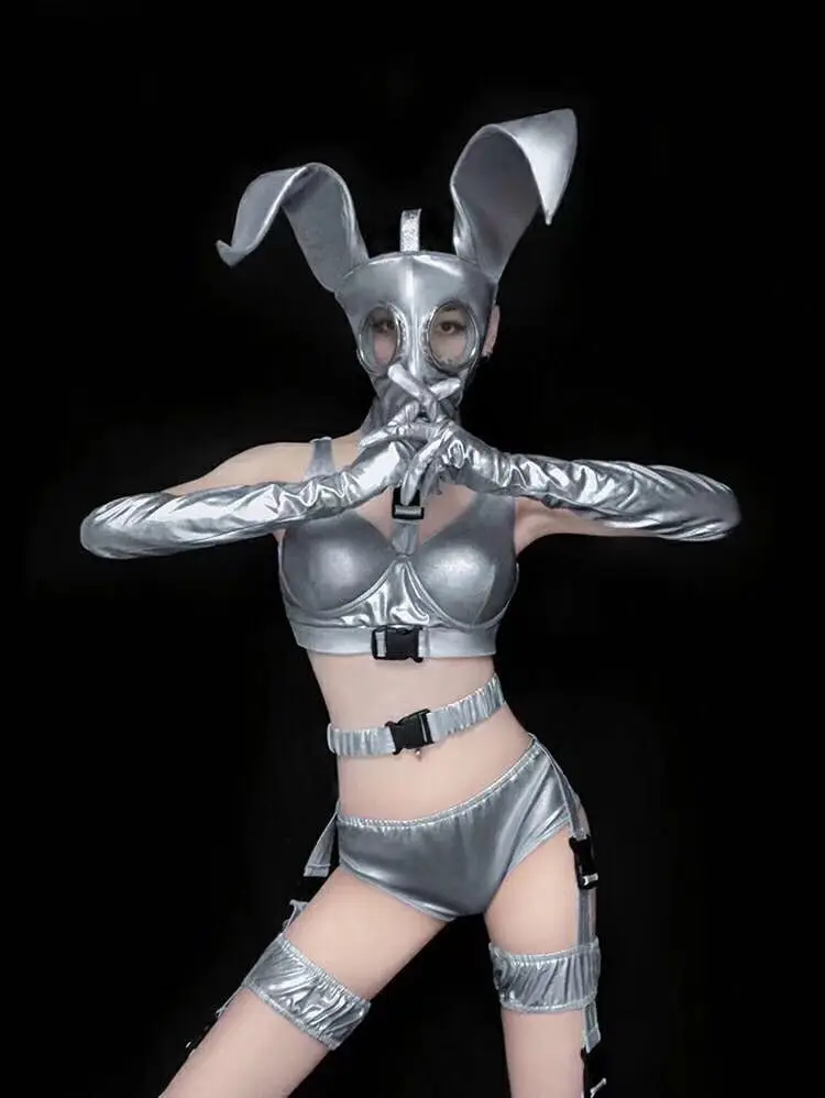 stage Space Suit (3)