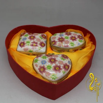 

Antique porcelain collection of the Imperial Palace special porcelain jewelry box blue and white porcelain Rouge box