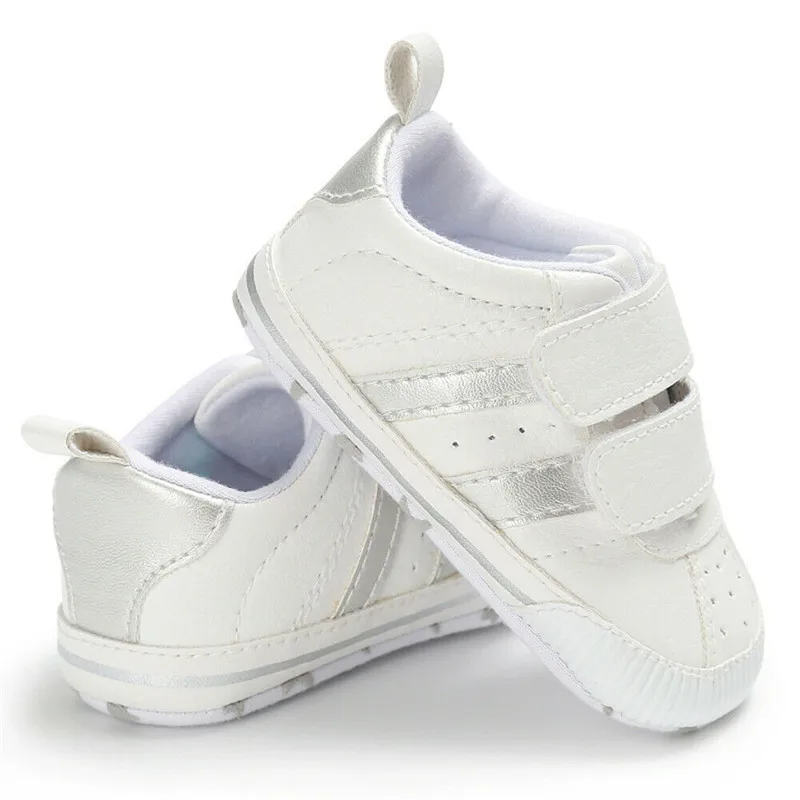 Модные белые туфли для младенцев с мягкой подошвой для новорожденных мальчиков и девочек модная новинка года; Размеры 0-18 м - Цвет: Серебристый