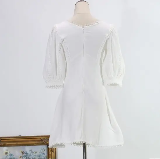 Резорт, женское платье с v-образным вырезом и рукавами-баллонами, прозрачное кружевное платье с асимметричным подолом, белое платье с сердцем