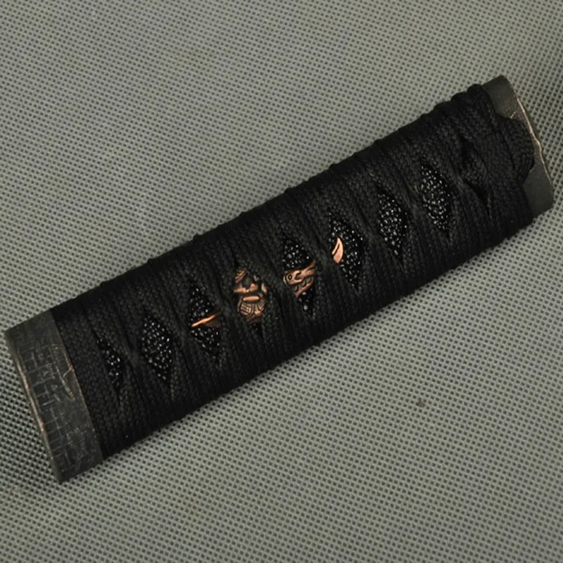 Baratos Tsuka recto negro de seda Ito   imitado negro rayskin y aleación fuchi kashira fitting para Samurai japonés espada tanto mango XJ2