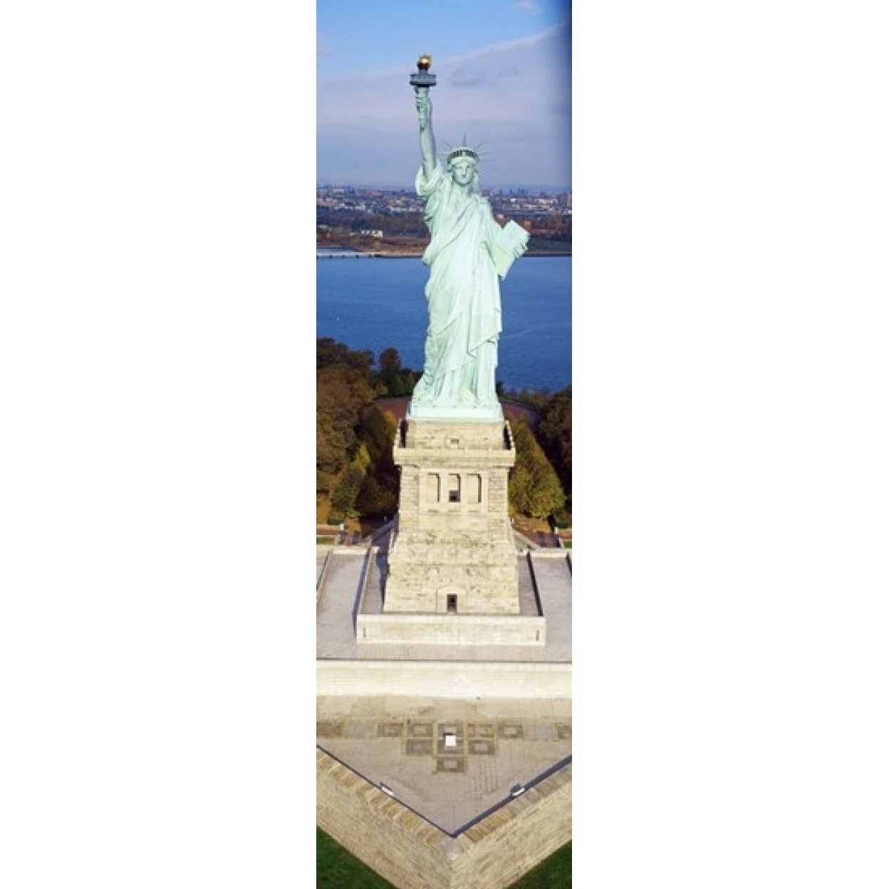 Statue Of Liberty  New York  NYC  New York City  New York State  USA Poster Print (20 x 6)