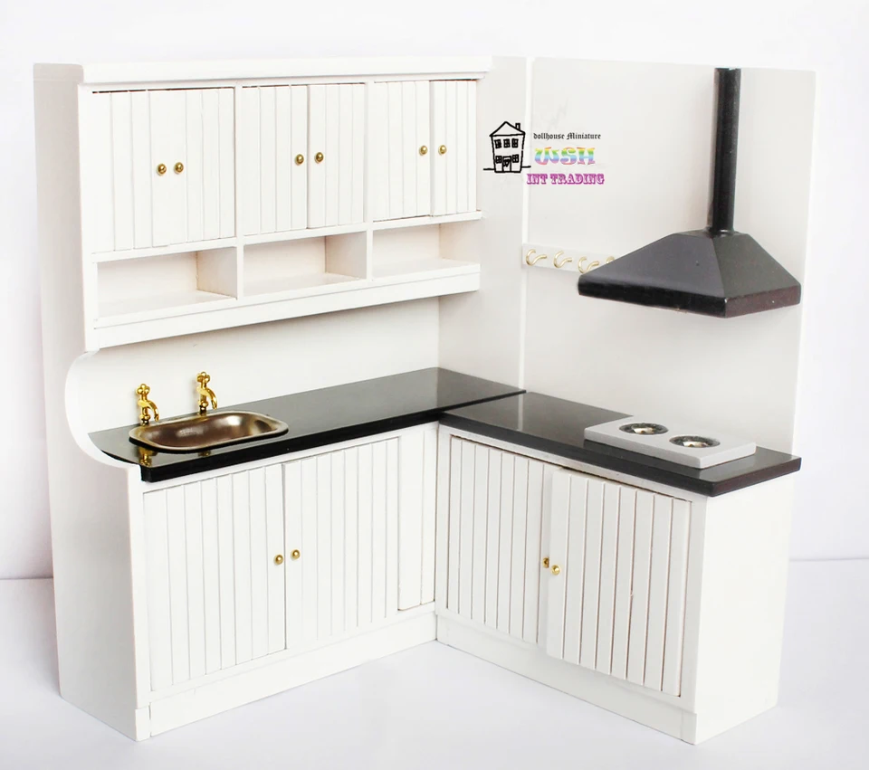 dollhouse miniature kitchen