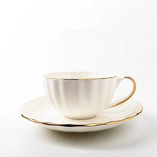 

Elegant Coffee Milk Cup Set Nordic Style Ceramic Gold Cups and Saucers Set Afternoon Tea Cup Home Breakfast Bone China Cups