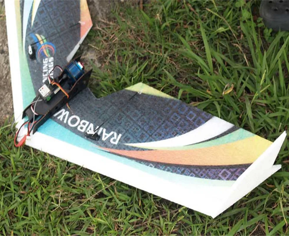 Free shipping RC Plane EPP Airplane Model DW HOBBY Rainbow Fly Wing 800mm Wingspan EDF Version RC Airplane Kit