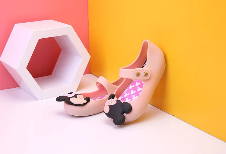 Мини 2019 Новый мини-обувь Микки и обувь с Минни Кристалл Желе Босоножки, детская обувь с круглым открытым носком обувь красные, черные