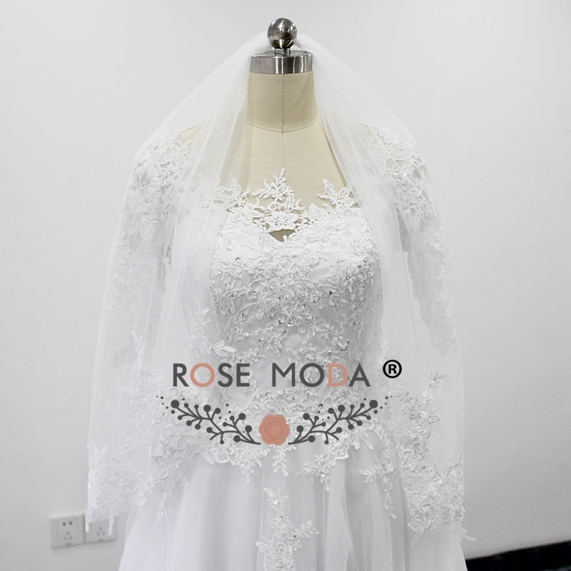 branco, feito sob encomenda, uma camada com renda
