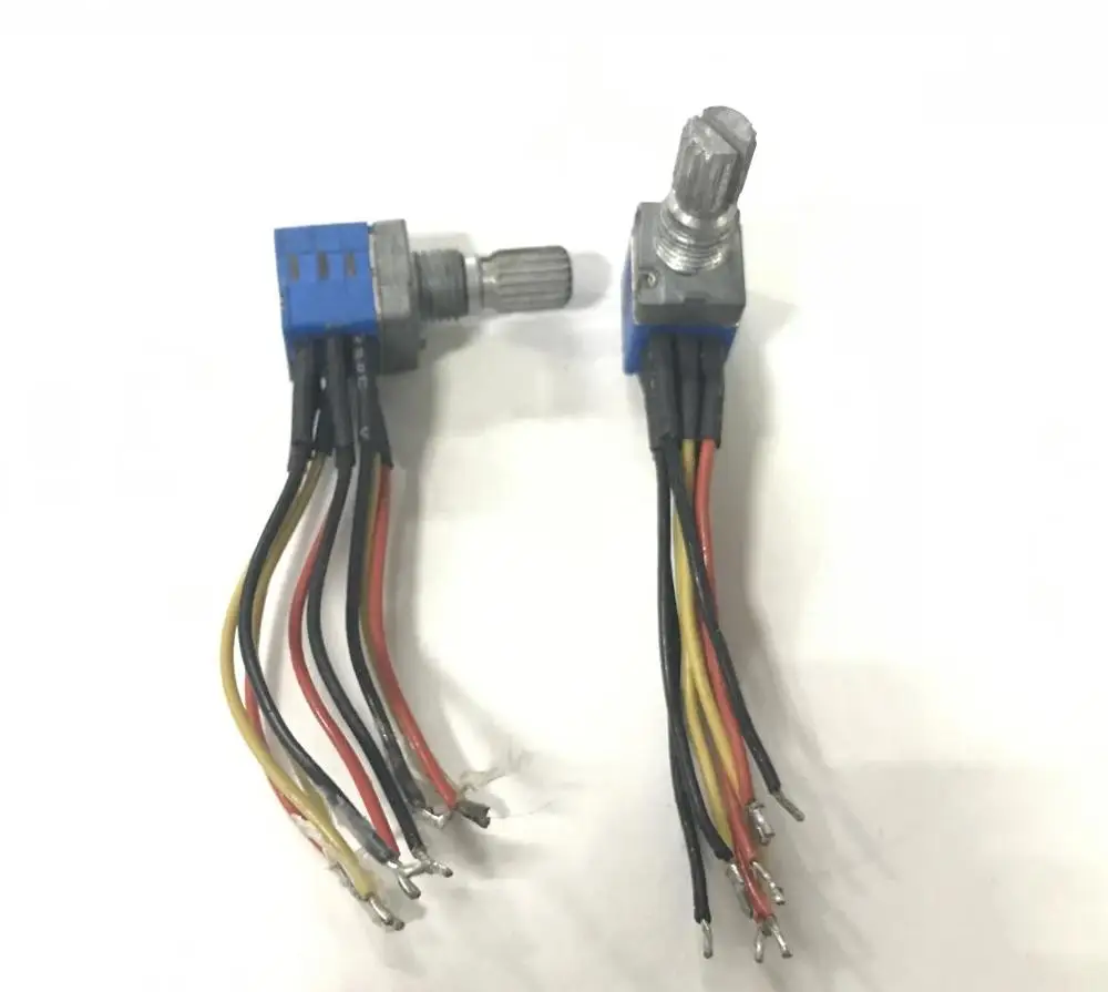

5pcs 09 type precision potentiometer, triple B10K axis, 15MM power amplifier, volume potentiometer, line three sound channel